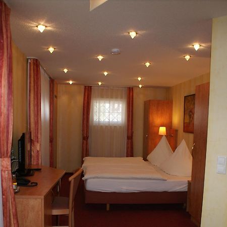 אוסטפילדרן Hotel Altes Rathaus מראה חיצוני תמונה