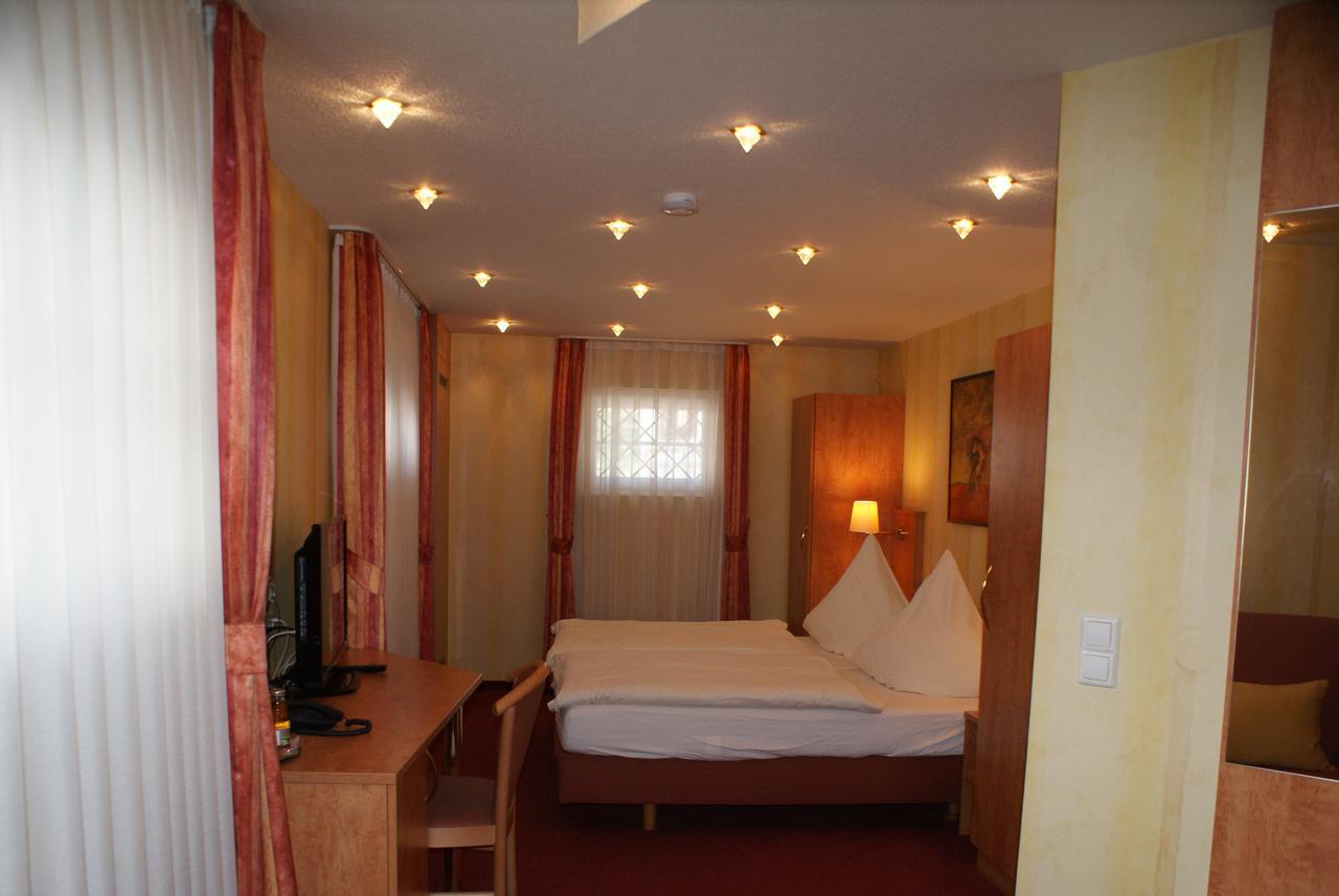 אוסטפילדרן Hotel Altes Rathaus מראה חיצוני תמונה